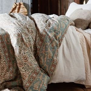 Pottery Barn Selena Duvet cover and shams